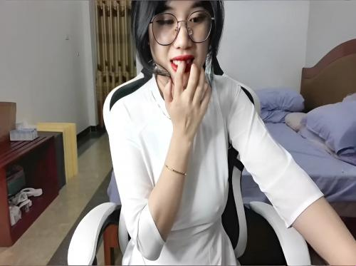 Anna Gấu hot girl áo dài xinh đẹp thủ dâm