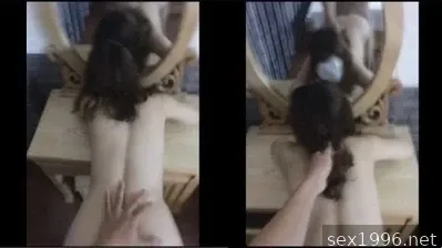 मुझे ड्रेसिंग टेबल पर चोदो