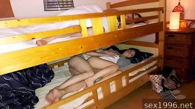 在睡梦中操我爱人的妹妹...