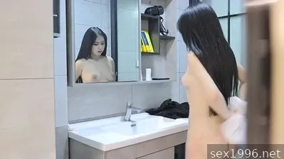 Mia sorella ha affittato una bellissima stanza nel mio appartamento