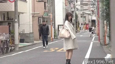 孤独な隣人をレイプした